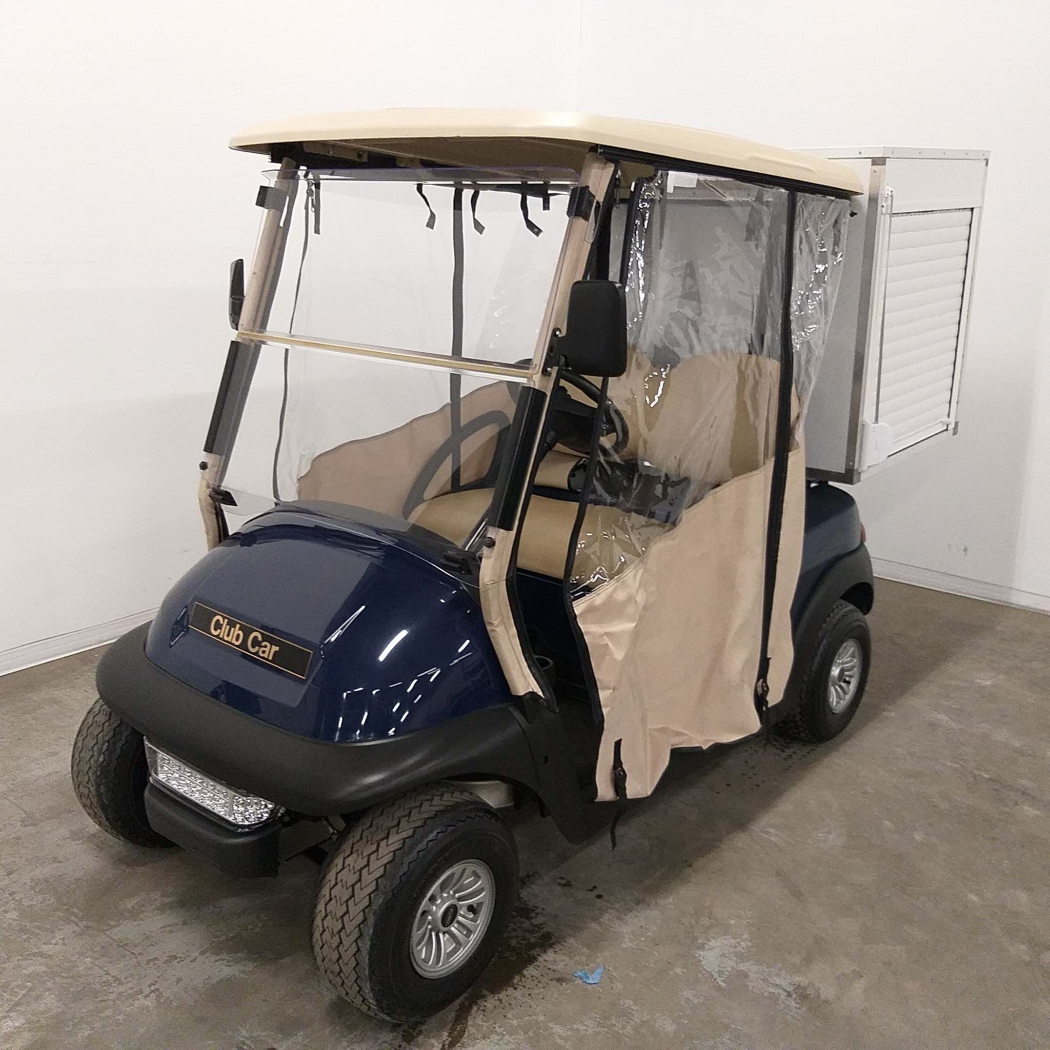 Picture of Closed cargo box | Lights | Hitch | New Enclosure