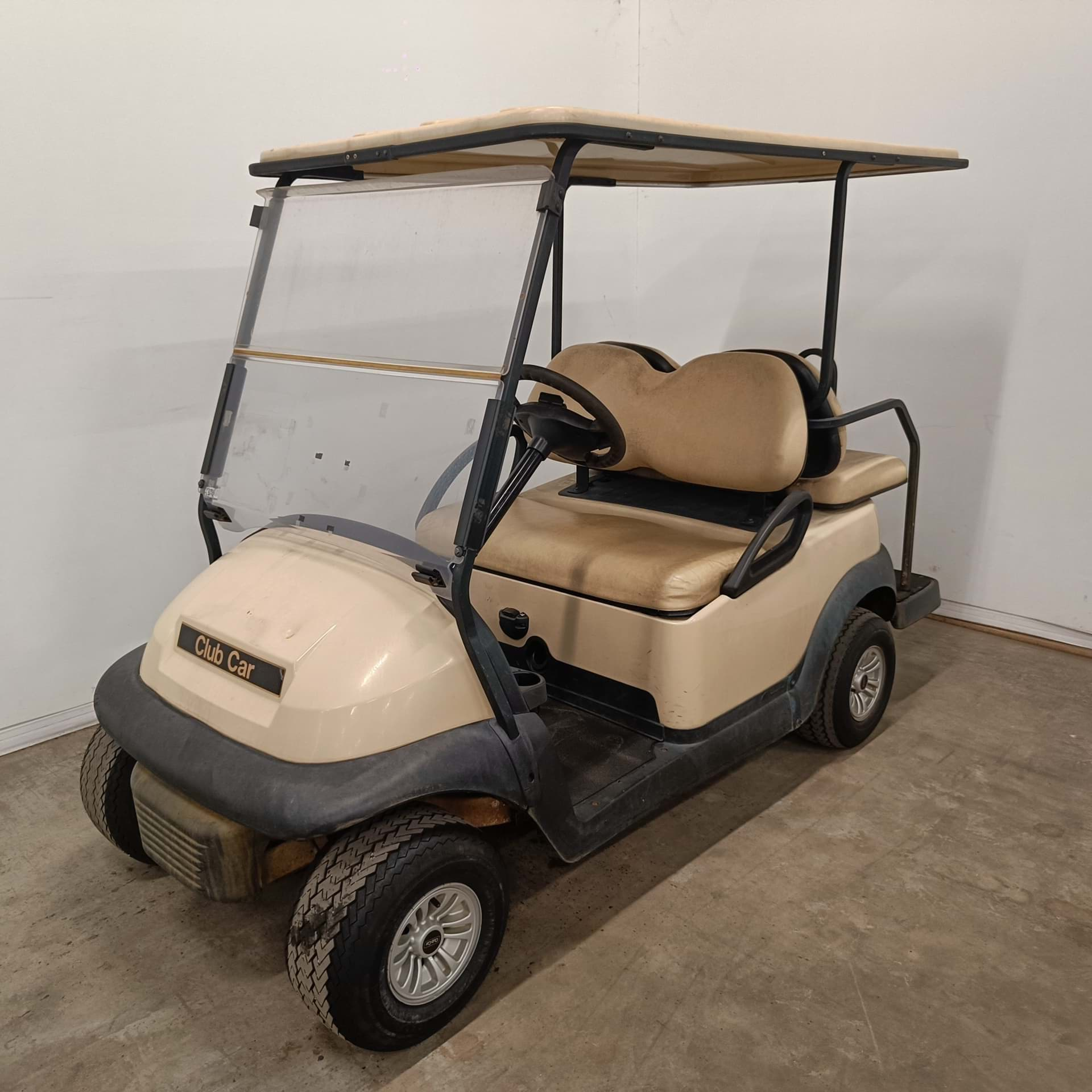 Picture of Trade - 2018 - Electric lithium - Club Car - Villager 4 - 4 seater - Beige